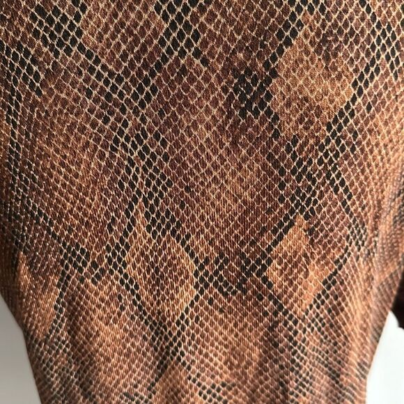 White House Black Market Top! - Picture 6 of 10